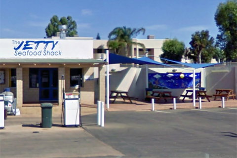 The Jetty Seafood Shack - Mackay Tourism 0