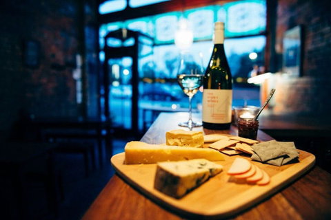 Laura St Seafood - Mackay Tourism 0