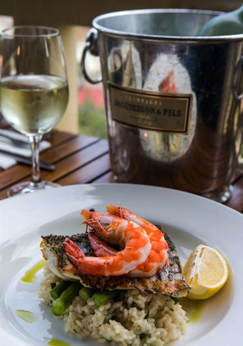 Hong Loch - Mackay Tourism 9