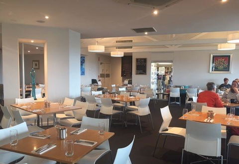 Hong Loch - Mackay Tourism 5