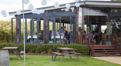 Knee Deep In Margaret River Restaurant - Mackay Tourism 11
