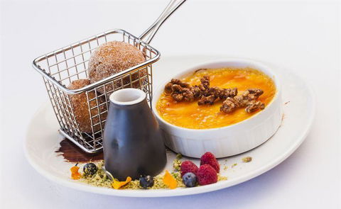 L' Aqua Restaurant - Mackay Tourism 0
