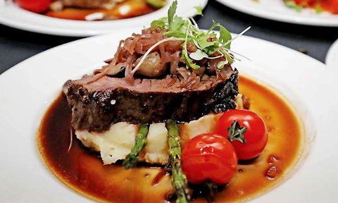 L' Aqua Restaurant - Mackay Tourism 3