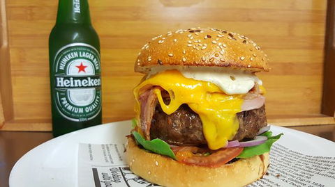 Farmhouse Burgers And Grill - Mackay Tourism 0