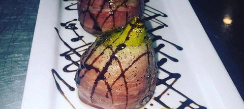 Twin Peeks Lingerie Restaurant - Mackay Tourism 3