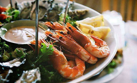 Twin Peeks Lingerie Restaurant - Mackay Tourism 6