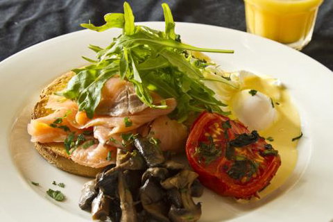 Hungry Wolf’s Wyoming Pizza & Pasta - Mackay Tourism 1