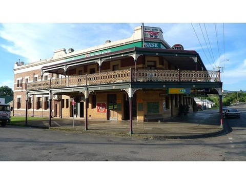 Bank Hotel Dungog - Mackay Tourism 0