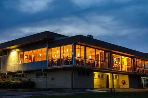 Ballina Golf & Sports Club - Mackay Tourism 0