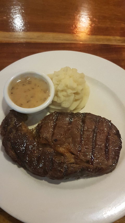 Hog’s Breath Cafe Rockhampton - Mackay Tourism 7