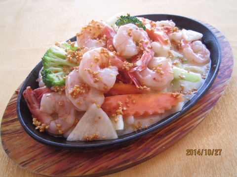 Gold Medal Malaysian & Chinese Restaurant - Mackay Tourism 4