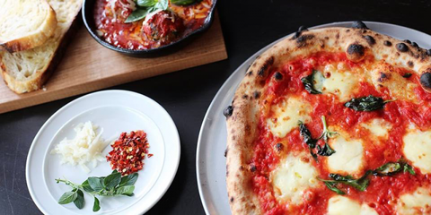 Francie’s Pizzeria - Mackay Tourism 0
