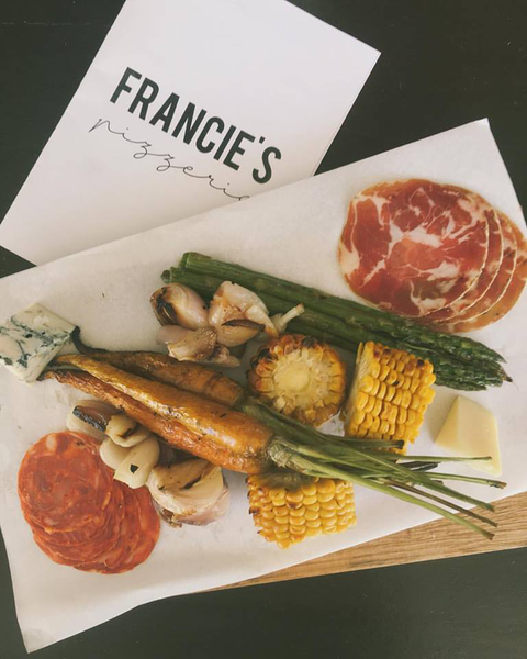 Francie’s Pizzeria - Mackay Tourism 3
