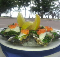 Sandis on Magnetic Island - Mackay Tourism