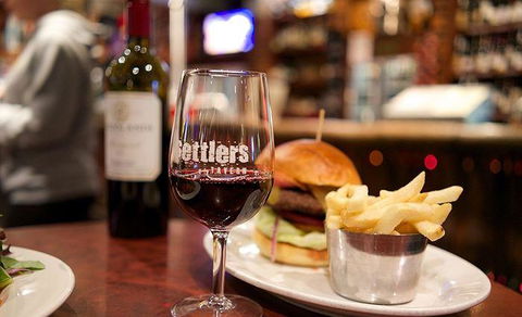 Settlers Tavern - Mackay Tourism 11