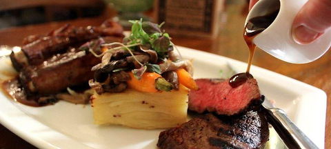 Redoak Boutique Beer Cafe - Mackay Tourism 3