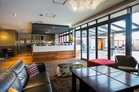 Cooleys Hotel - Mackay Tourism 0
