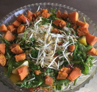 Time Out On Emmett - Mackay Tourism