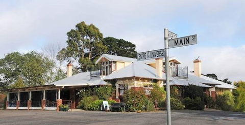 Radio Springs Hotel - Mackay Tourism 0