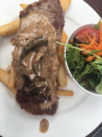 Oxford Hotel - Mackay Tourism 0