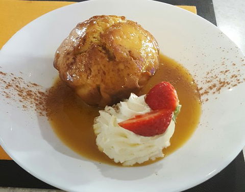 The Hollow Beach Bar And Grill - Mackay Tourism 0