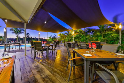 Whalers Restaurant - Mackay Tourism 0