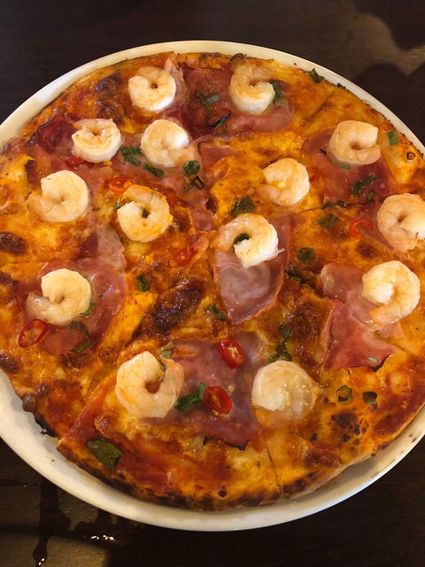 Grotto Pizza-teca - Mackay Tourism 9