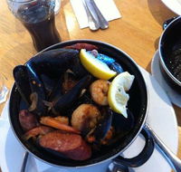 Henley Beach Hotel - Mackay Tourism