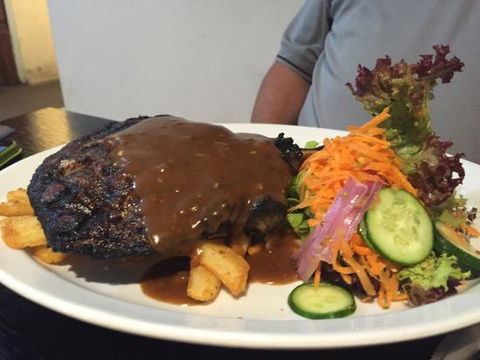Plough And Harrow Pub And Restaurant - Mackay Tourism 0