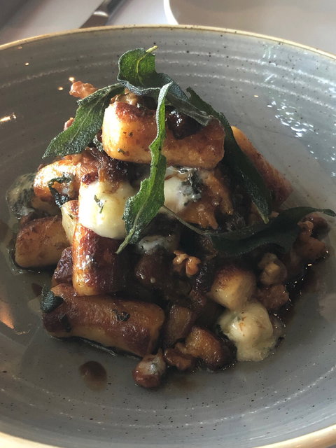 Vintner's Bar And Grill - Mackay Tourism 3