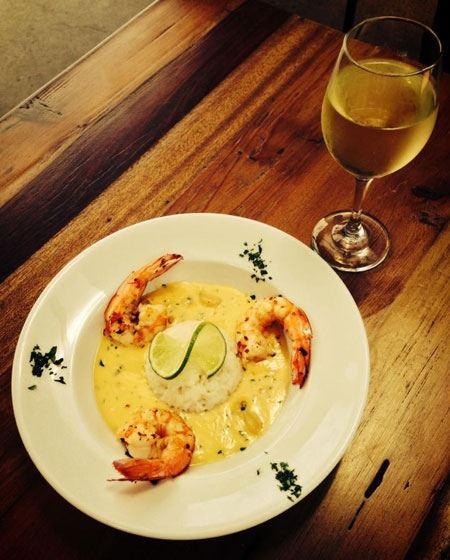 Quay Street Cafe & Bar - Mackay Tourism 3