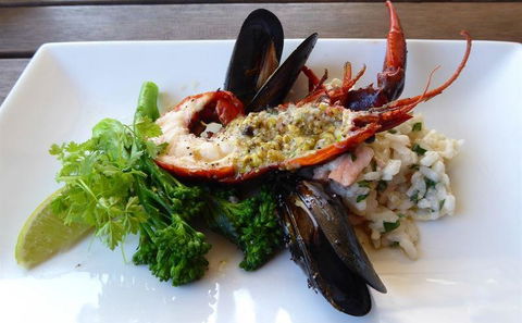 Katch-Up Seafood Grill & More - Mackay Tourism 10