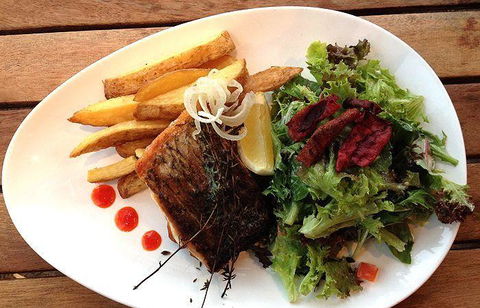 Katch-Up Seafood Grill & More - Mackay Tourism 2