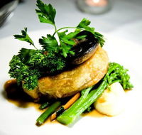 Harry's Restaurant and Redford Bar - Mackay Tourism