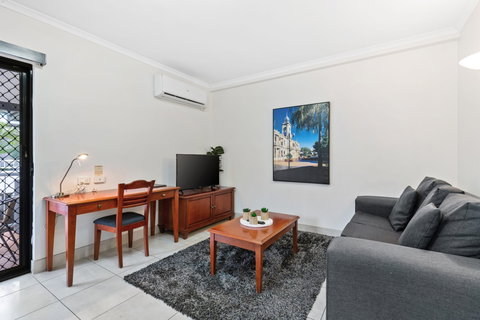 The Coffee House Apartments & Bistro - Mackay Tourism 10