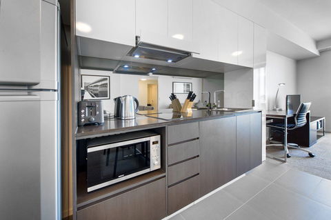 Empire Apartment Hotel - Mackay Tourism 3