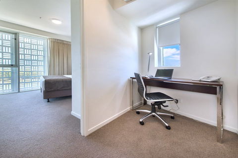 Empire Apartment Hotel - Mackay Tourism 6