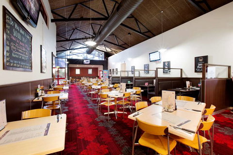 Glenmore Tavern - Mackay Tourism 3