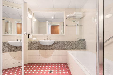 Holiday Inn Darling Harbour - Mackay Tourism 7