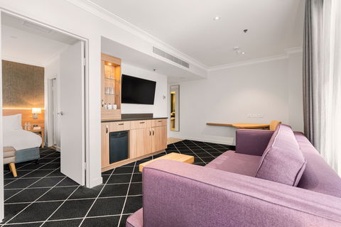 Holiday Inn Darling Harbour - Mackay Tourism 13