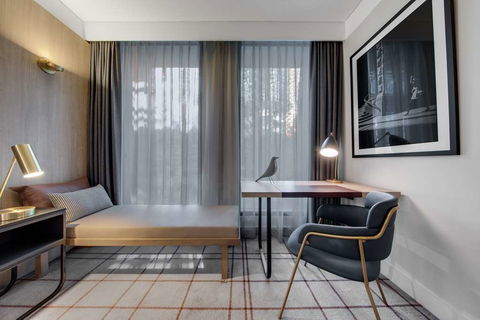 Vibe Hotel Sydney Darling Harbour - Mackay Tourism 4