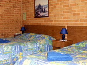 White Lanterns Motel - Mackay Tourism 1