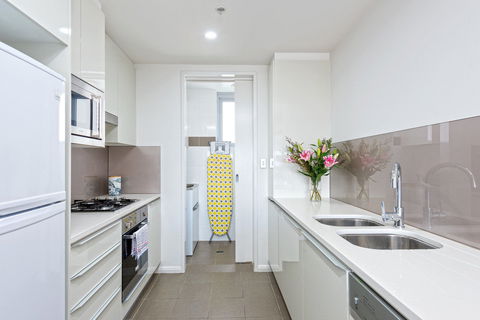 Astra Apartments North Sydney - Mackay Tourism 5