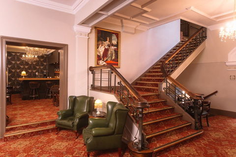 Hadley's Orient Hotel - Mackay Tourism 2