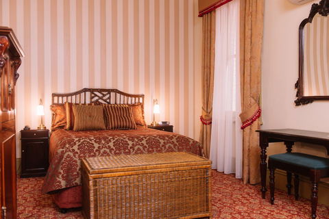 Hadley's Orient Hotel - Mackay Tourism 4