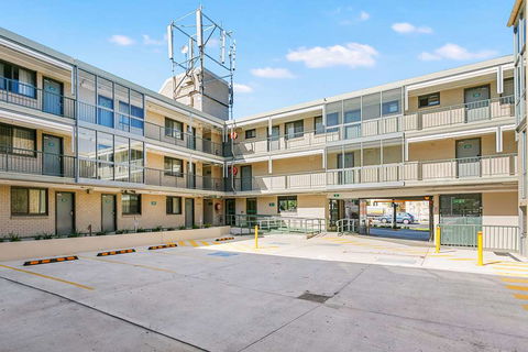 Quality Inn Sunshine Haberfield - Mackay Tourism 3