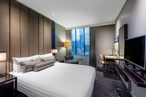 Gambaro Hotel - Mackay Tourism 1