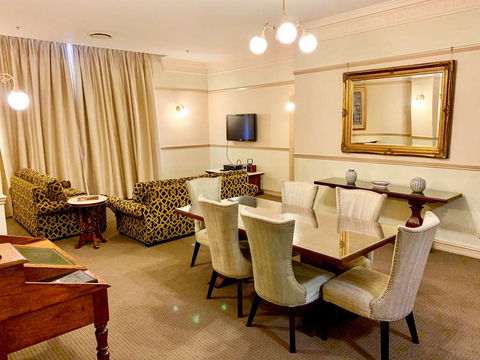 Royal Albert Hotel - Mackay Tourism 4