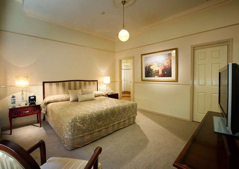 Royal Albert Hotel - Mackay Tourism 7
