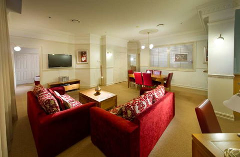 Royal Albert Hotel - Mackay Tourism 11